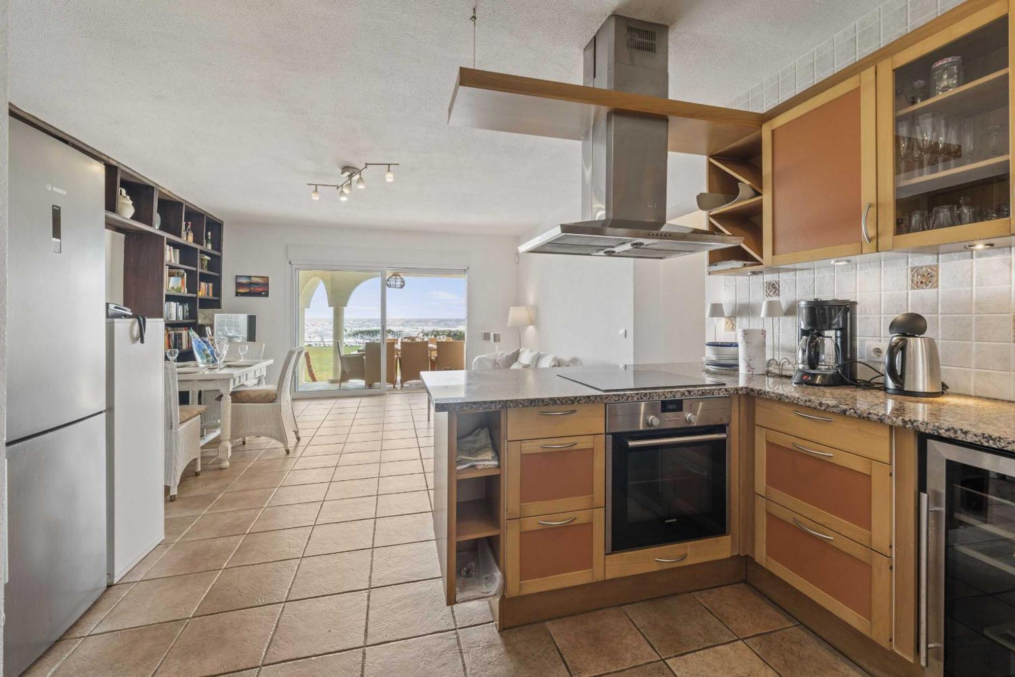 1100 Beachfront First Line Villa